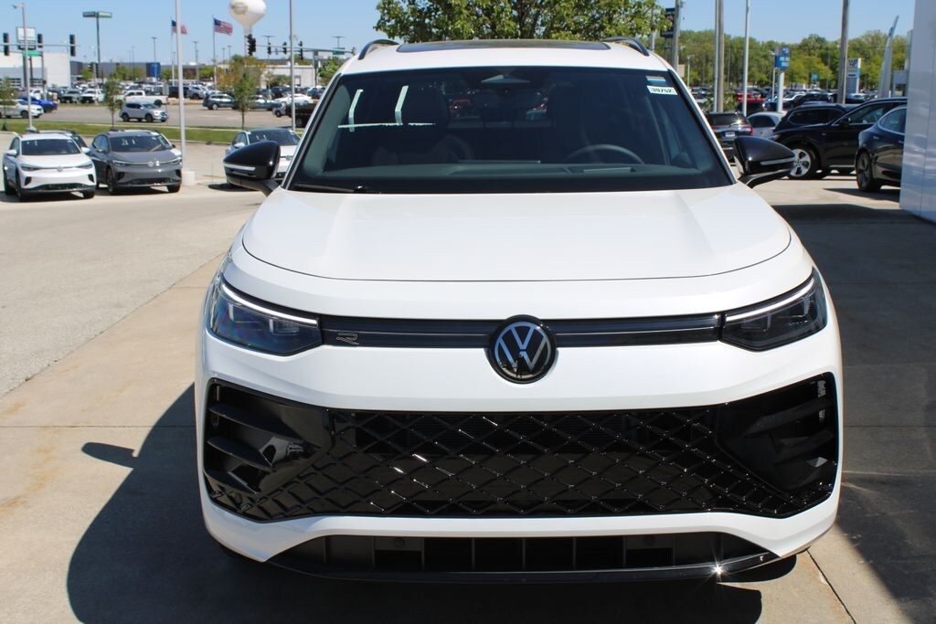 New 2026 Volkswagen Tiguan 2.0T SE R-Line Black SUV