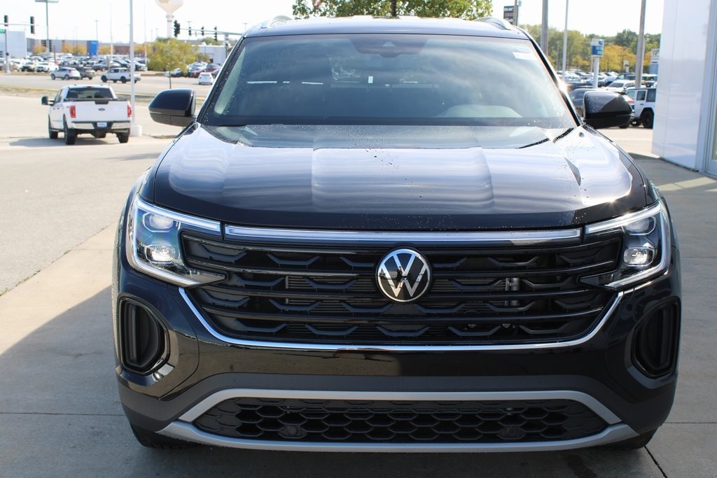 New 2026 Volkswagen Atlas Cross Sport 2.0T SE SUV