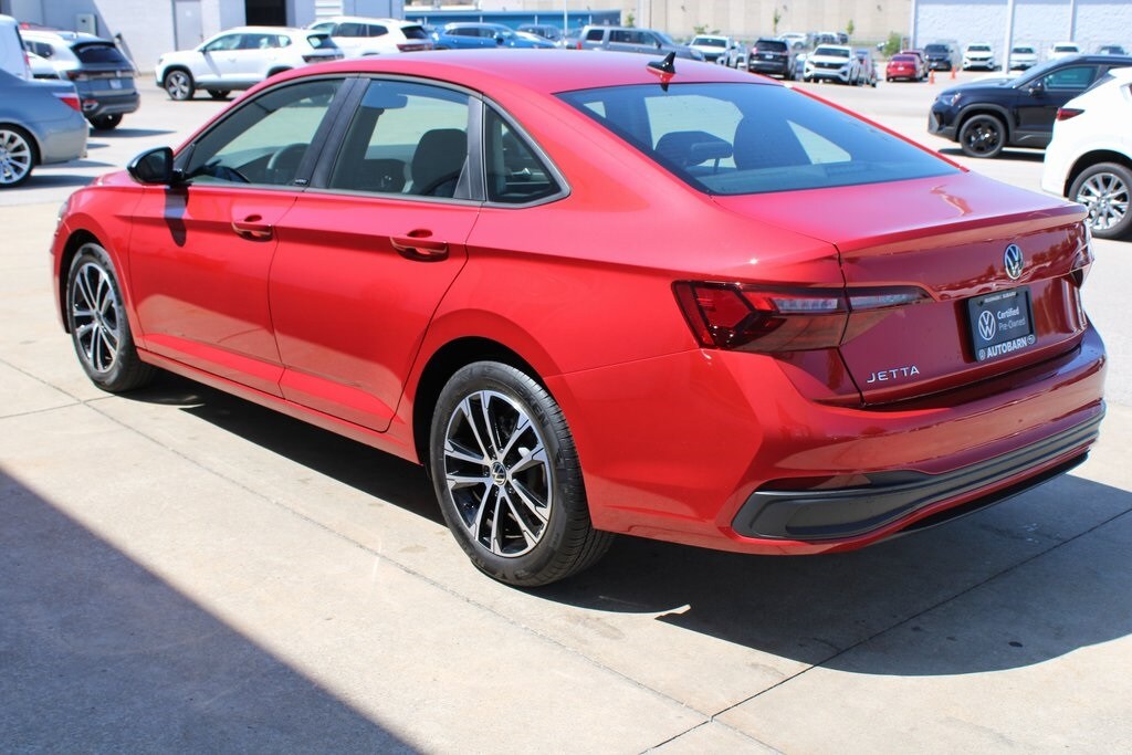 2024 Volkswagen Jetta 1.5T Sport photo 4