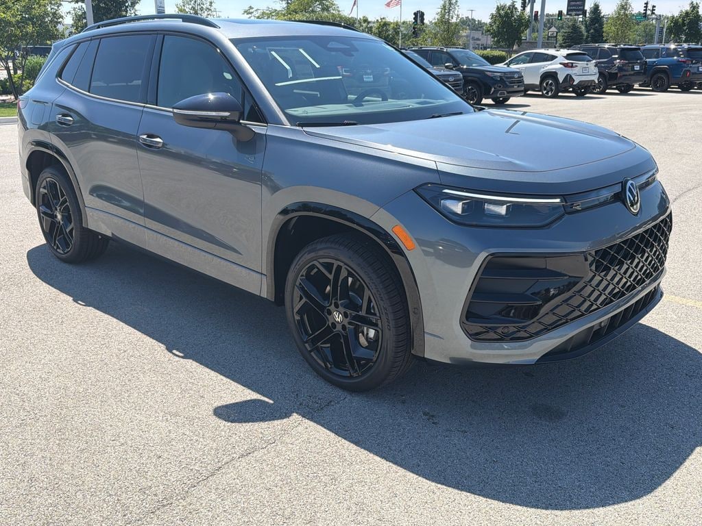 New 2026 Volkswagen Tiguan 2.0T SE R-Line Black SUV