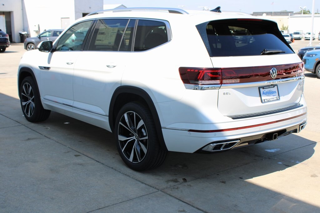 2026 Volkswagen Atlas SEL Premium R-Line photo 4