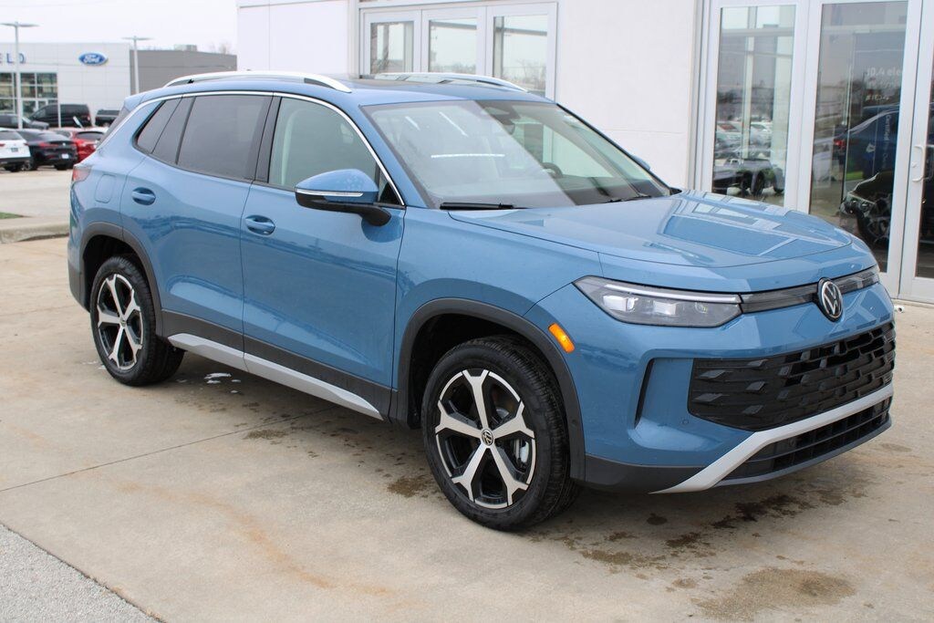 New 2026 Volkswagen Tiguan 2.0T SE SUV