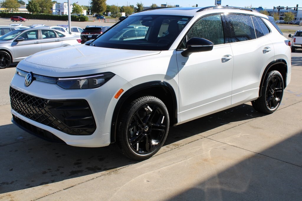 New 2025 Volkswagen Tiguan 2.0T SE R-Line Black SUV