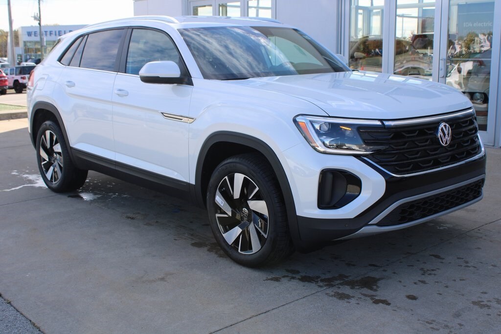 New 2026 Volkswagen Atlas Cross Sport 2.0T SE w/Technology SUV