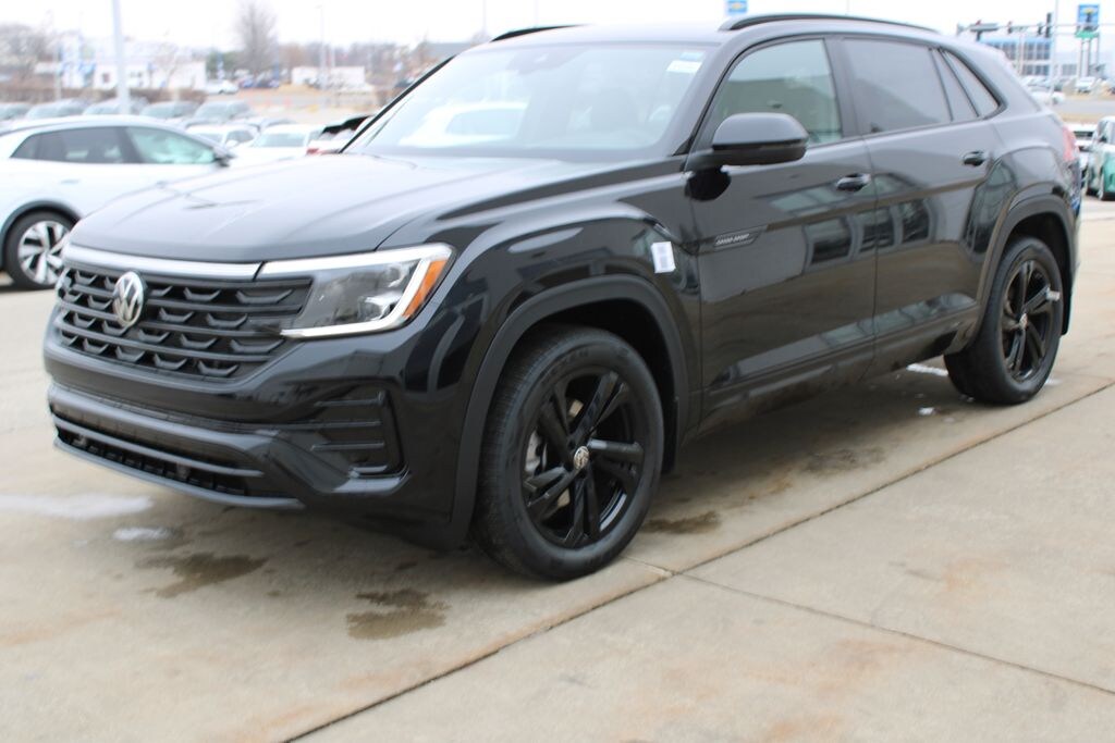 New 2026 Volkswagen Atlas Cross Sport 2.0T SEL R-Line Black SUV
