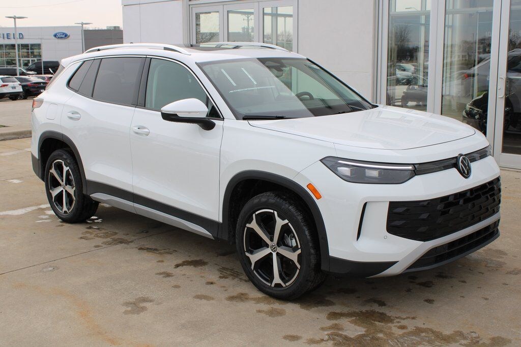 New 2026 Volkswagen Tiguan 2.0T SE SUV