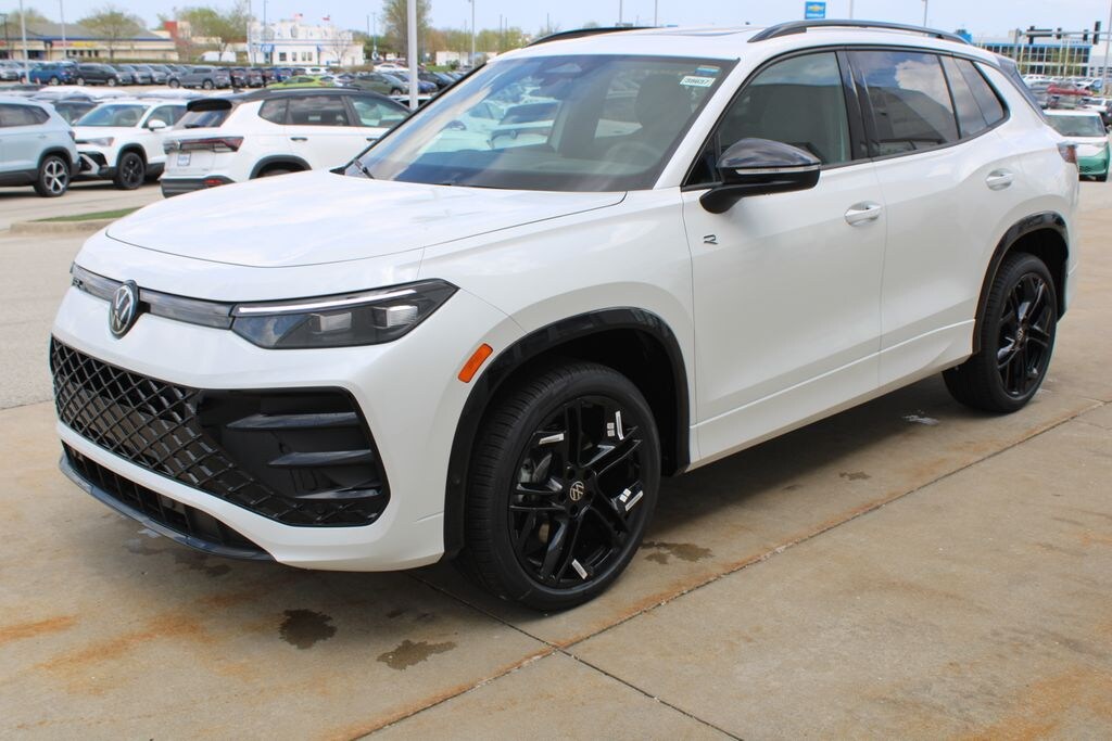 New 2026 Volkswagen Tiguan 2.0T SE R-Line Black SUV