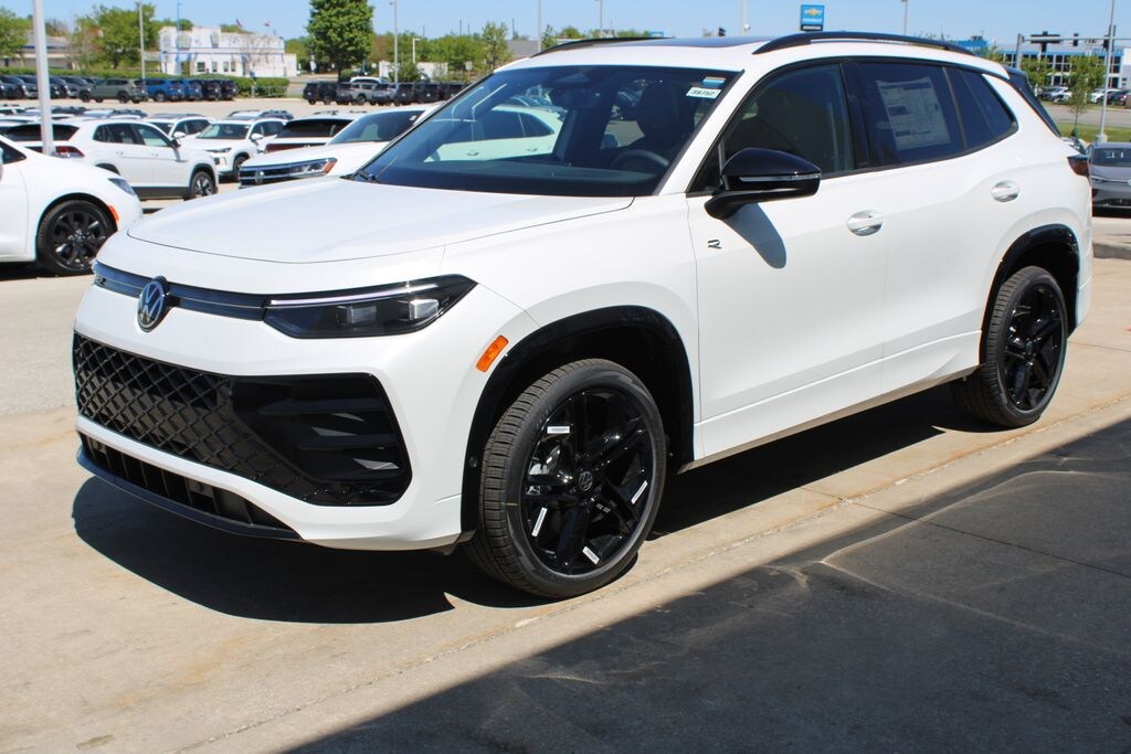New 2026 Volkswagen Tiguan 2.0T SE R-Line Black SUV