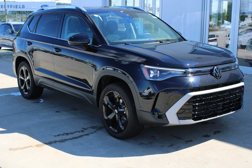 New 2025 Volkswagen Taos 1.5T SEL SUV