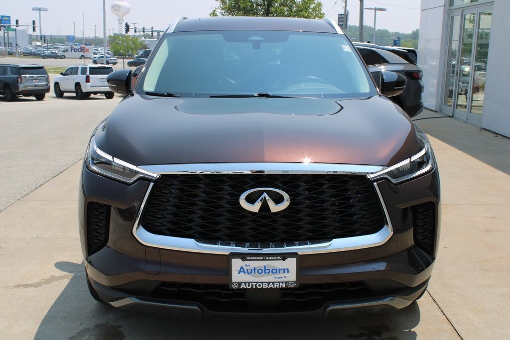 2022 Infiniti QX60 Luxe photo 2