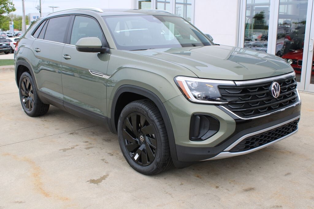 New 2026 Volkswagen Atlas Cross Sport 2.0T SE w/Technology SUV