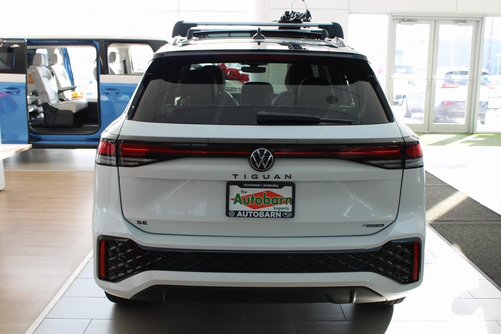 New 2026 Volkswagen Tiguan 2.0T SE R-Line Black SUV