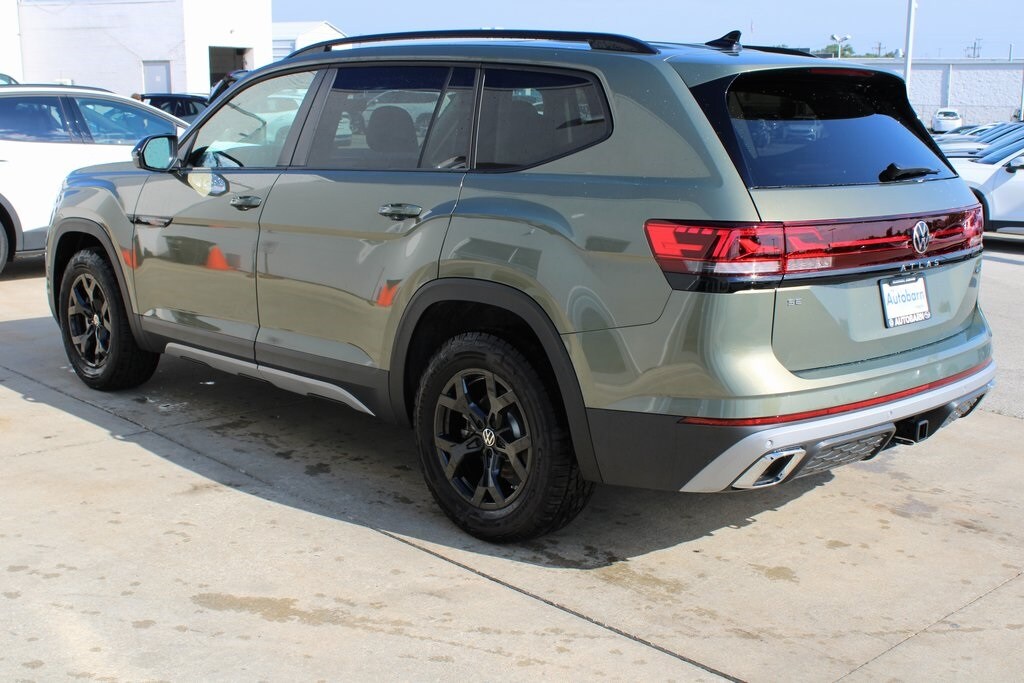 2025 Volkswagen Atlas Peak Edition SE photo 4