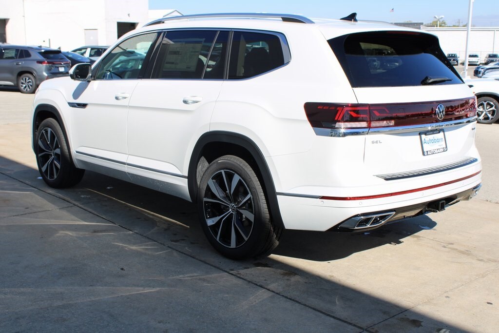 2026 Volkswagen Atlas SEL Premium R-Line photo 4