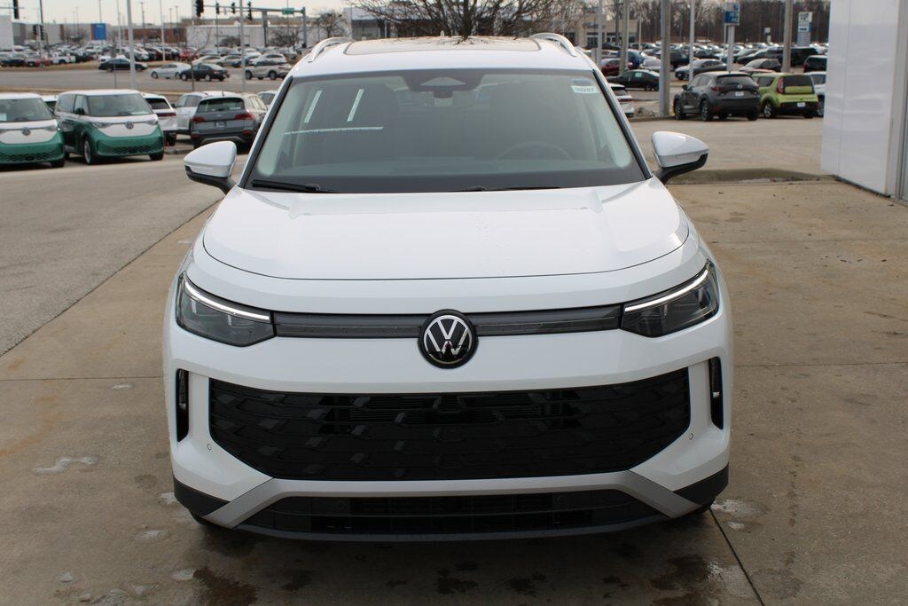 New 2026 Volkswagen Tiguan 2.0T SE SUV