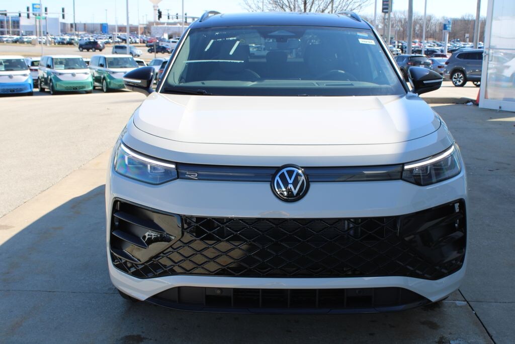 New 2026 Volkswagen Tiguan 2.0T SE R-Line Black SUV