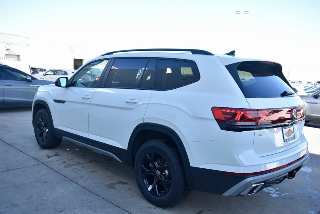 New 2025 Volkswagen Atlas Near Chicago VIN 1V2CR2CA6SC505432