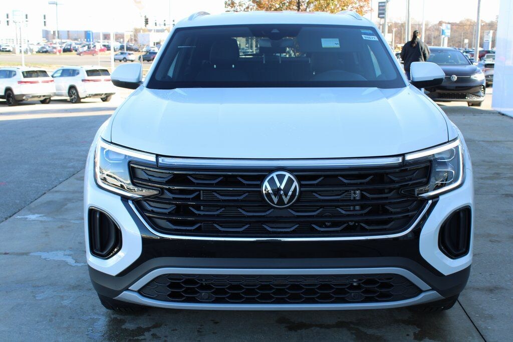 New 2026 Volkswagen Atlas Cross Sport 2.0T SE SUV