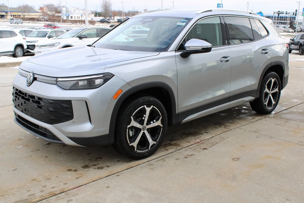 New 2026 Volkswagen Tiguan 2.0T SE SUV