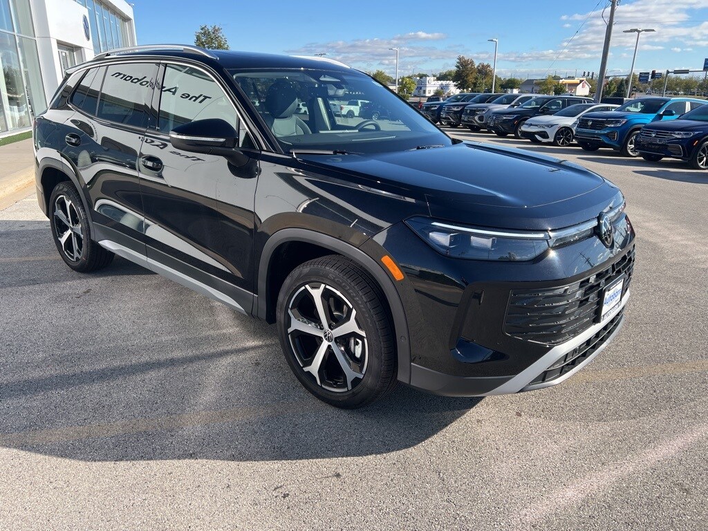 New 2025 Volkswagen Tiguan 2.0T SE SUV