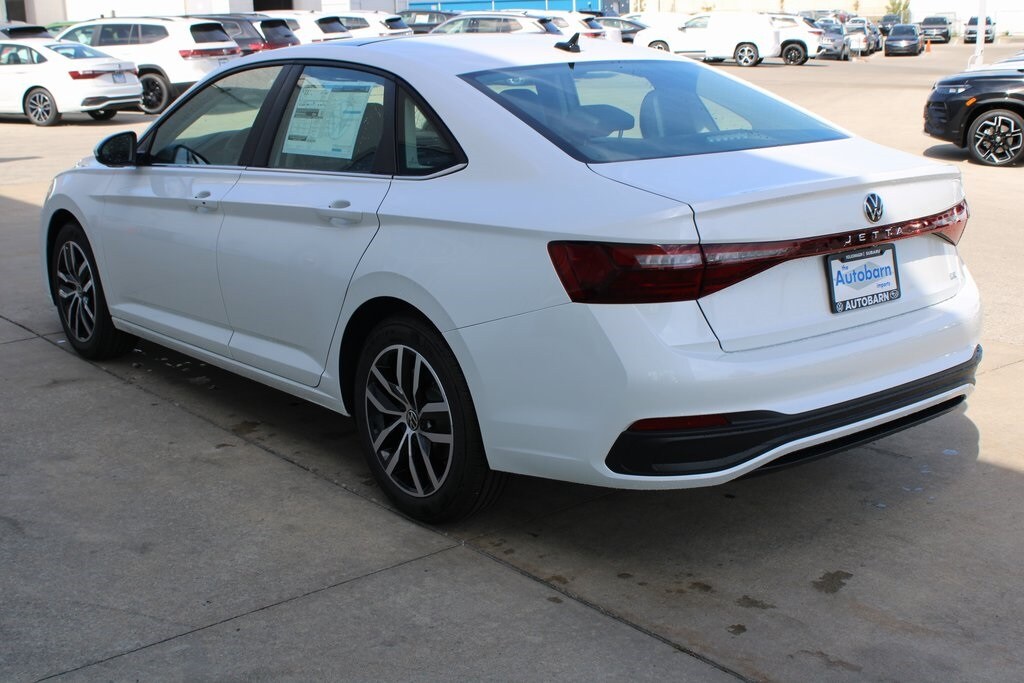 2025 Volkswagen Jetta 1.5T SE photo 3