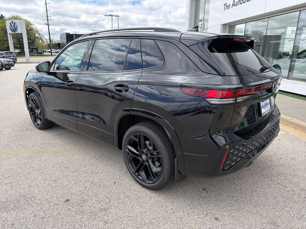New 2026 Volkswagen Tiguan 2.0T SE R-Line Black SUV