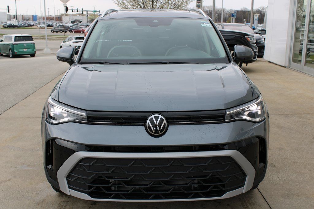 Used 2025 Volkswagen Taos 1.5T SE SUV
