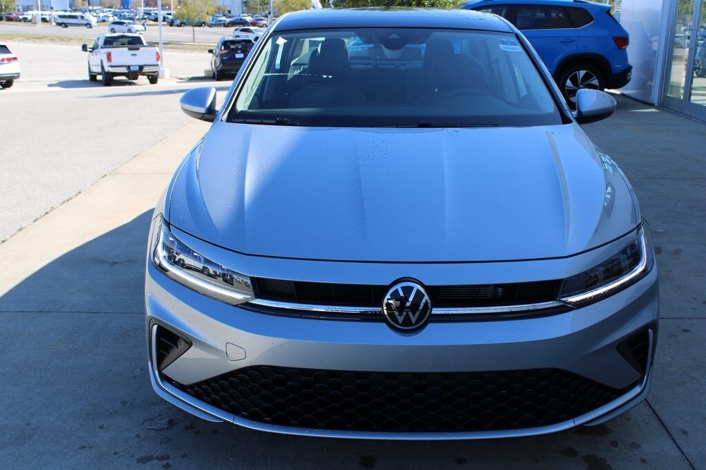 New 2026 Volkswagen Jetta 1.5T SE Sedan