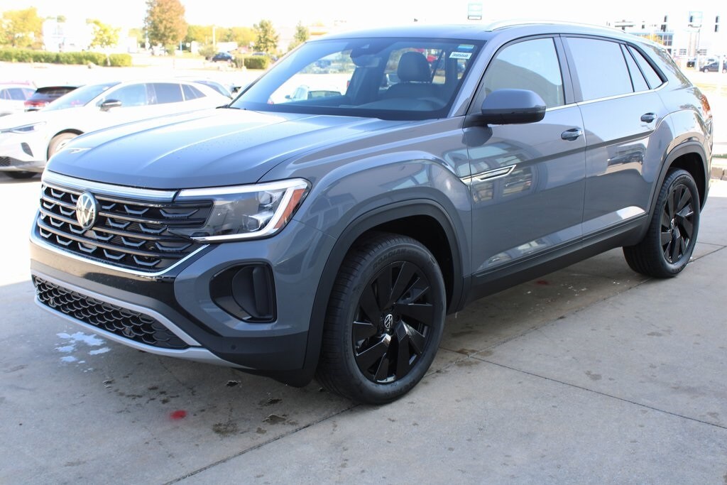 New 2026 Volkswagen Atlas Cross Sport 2.0T SE w/Technology SUV