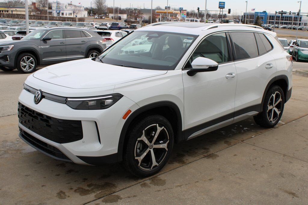 New 2026 Volkswagen Tiguan 2.0T SE SUV
