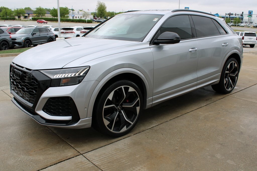 2022 Audi RS Q8 photo 3