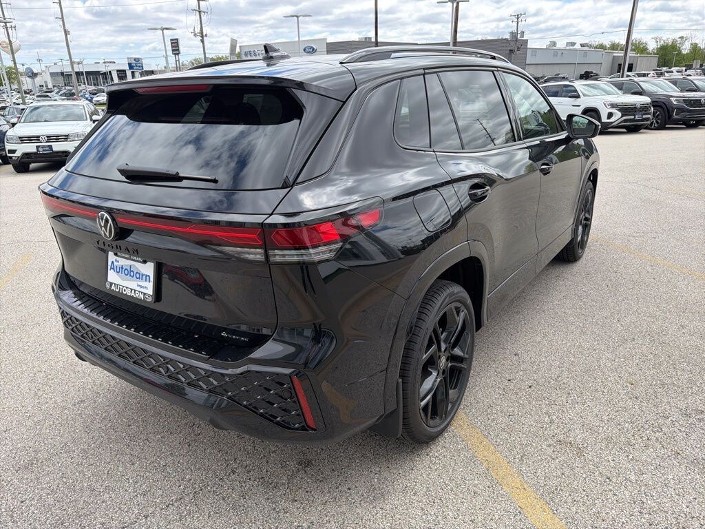 New 2026 Volkswagen Tiguan 2.0T SE R-Line Black SUV