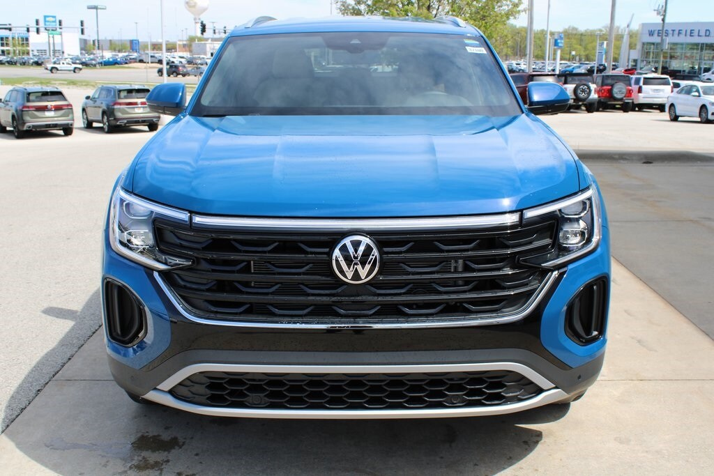 2025 Volkswagen Atlas Cross Sport SE Technology photo 2