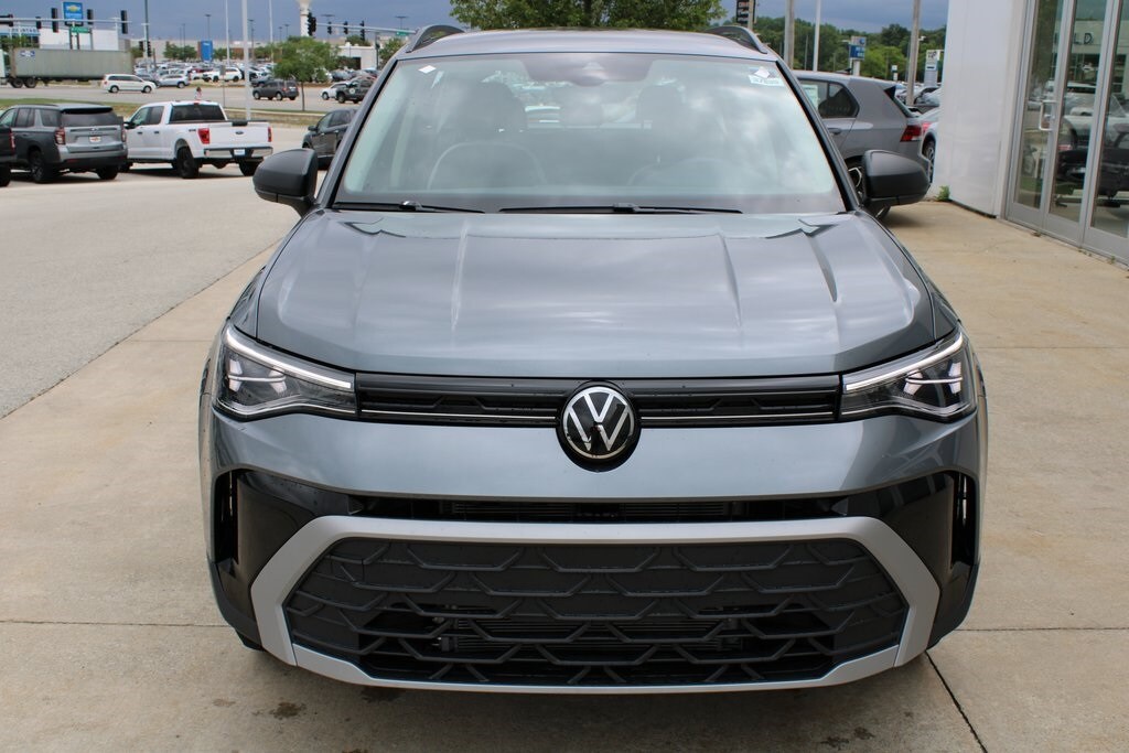 2025 Volkswagen Taos S photo 2