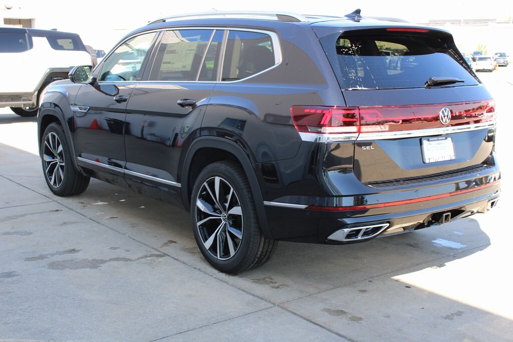 2026 Volkswagen Atlas SEL Premium R-Line photo 2