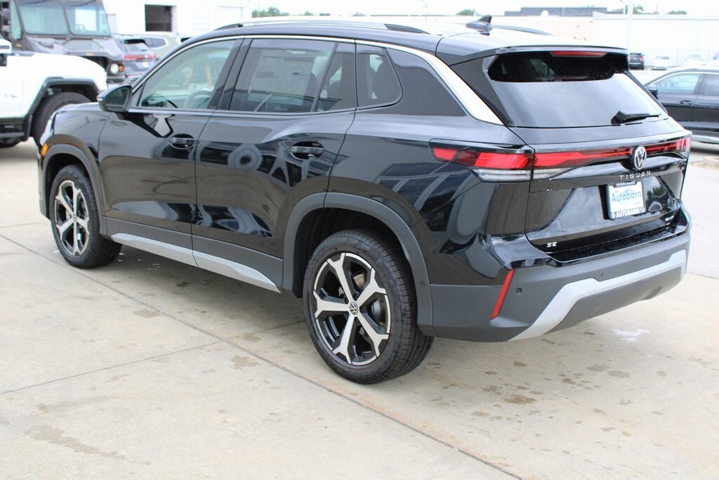 2025 Volkswagen Tiguan SE photo 3