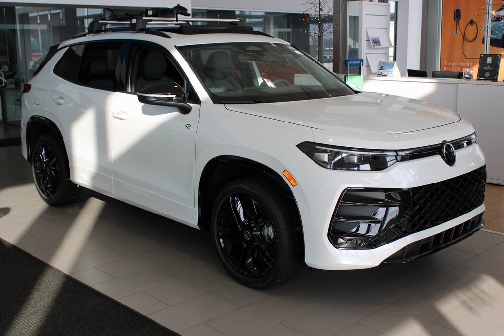 New 2026 Volkswagen Tiguan 2.0T SE R-Line Black SUV