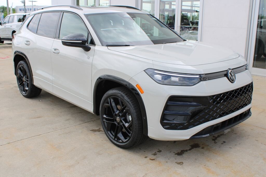 New 2026 Volkswagen Tiguan 2.0T SE R-Line Black SUV
