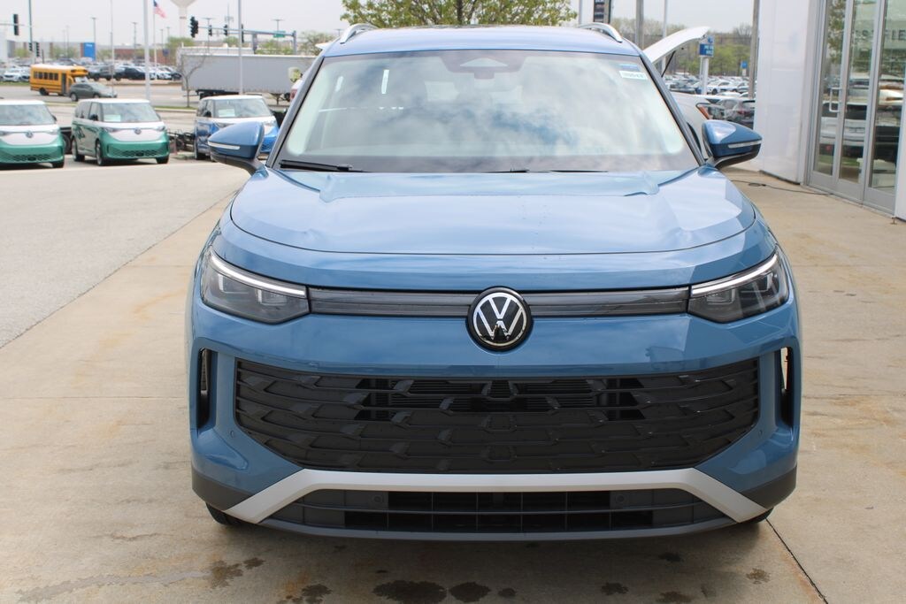 New 2026 Volkswagen Tiguan 2.0T SE SUV