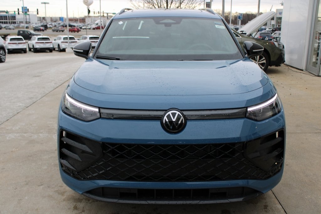 New 2026 Volkswagen Tiguan 2.0T SE R-Line Black SUV