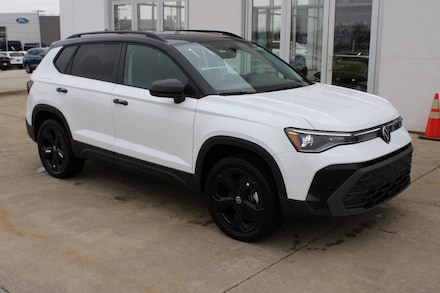 2026 Volkswagen Taos 1.5T SE Black SUV