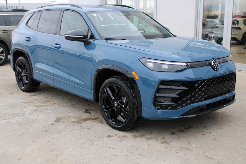 New 2026 Volkswagen Tiguan 2.0T SE R-Line Black SUV