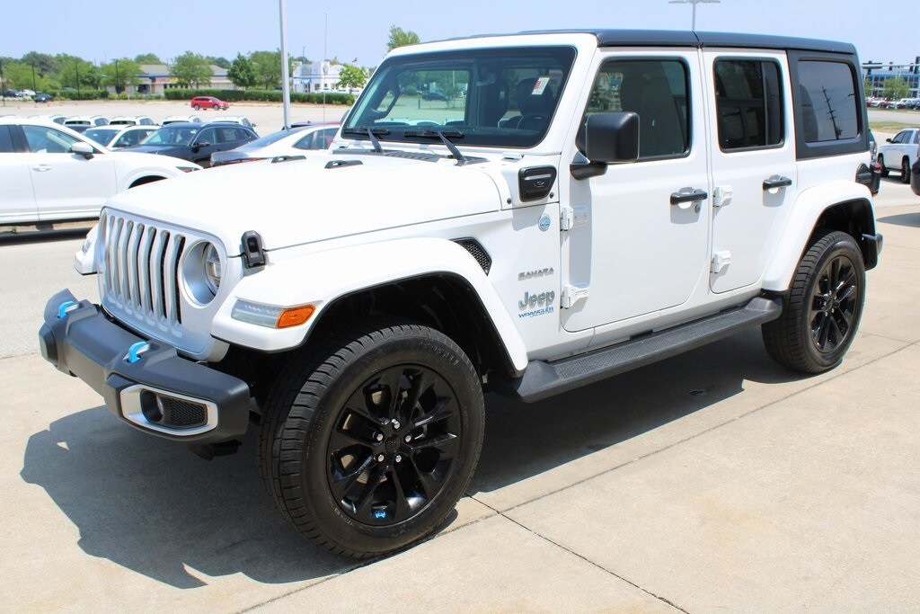2022 Jeep Wrangler 4xe Unlimited Sahara photo 3