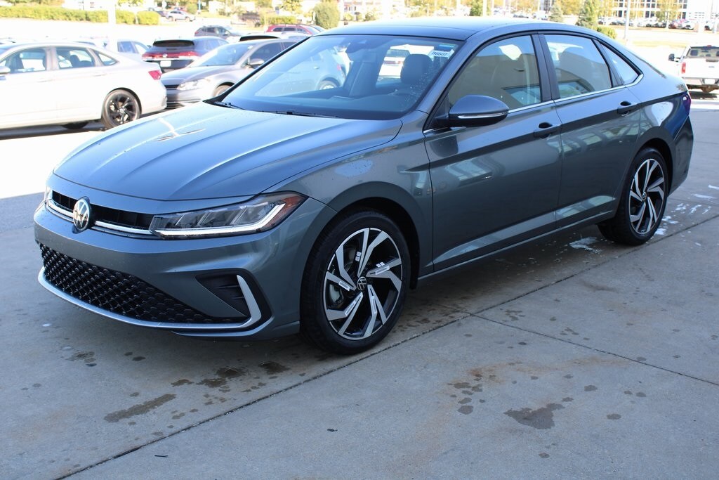 2026 Volkswagen Jetta 1.5T SEL photo 2