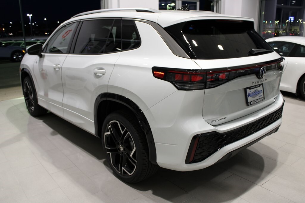 New 2026 Volkswagen Tiguan 2.0T SEL R-Line SUV