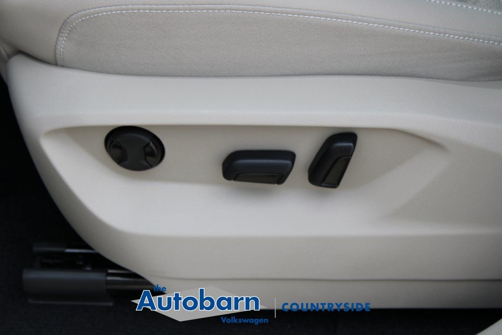 2026 Volkswagen Atlas SE w/Tech - Photo 10