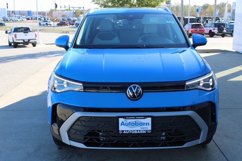 New 2025 Volkswagen Taos 1.5T SE SUV