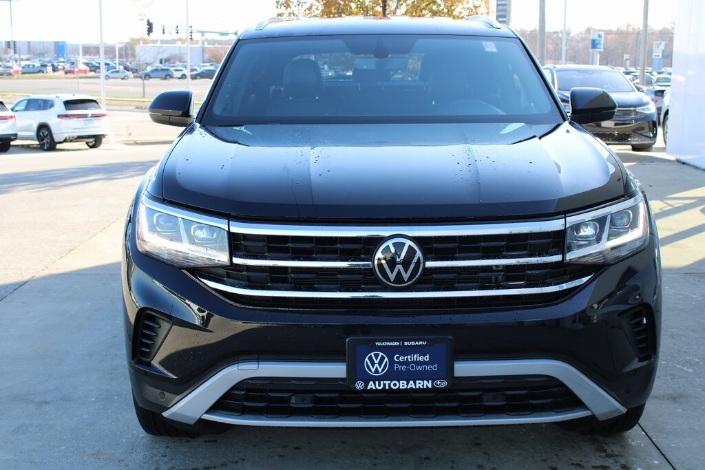 2023 Volkswagen Atlas Cross Sport SE Technology photo 2