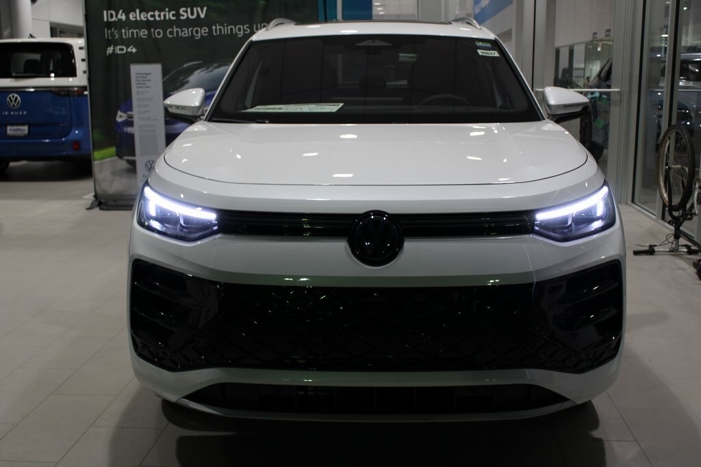 New 2026 Volkswagen Tiguan 2.0T SEL R-Line SUV