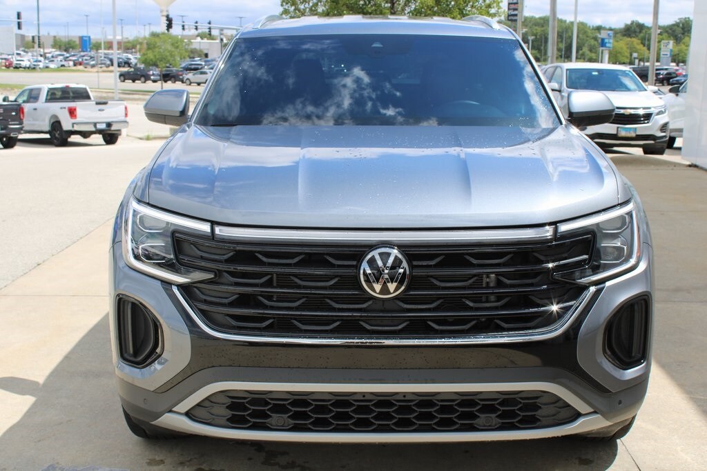 Certified 2024 Volkswagen Atlas Cross Sport 2.0T SE w/Technology SUV